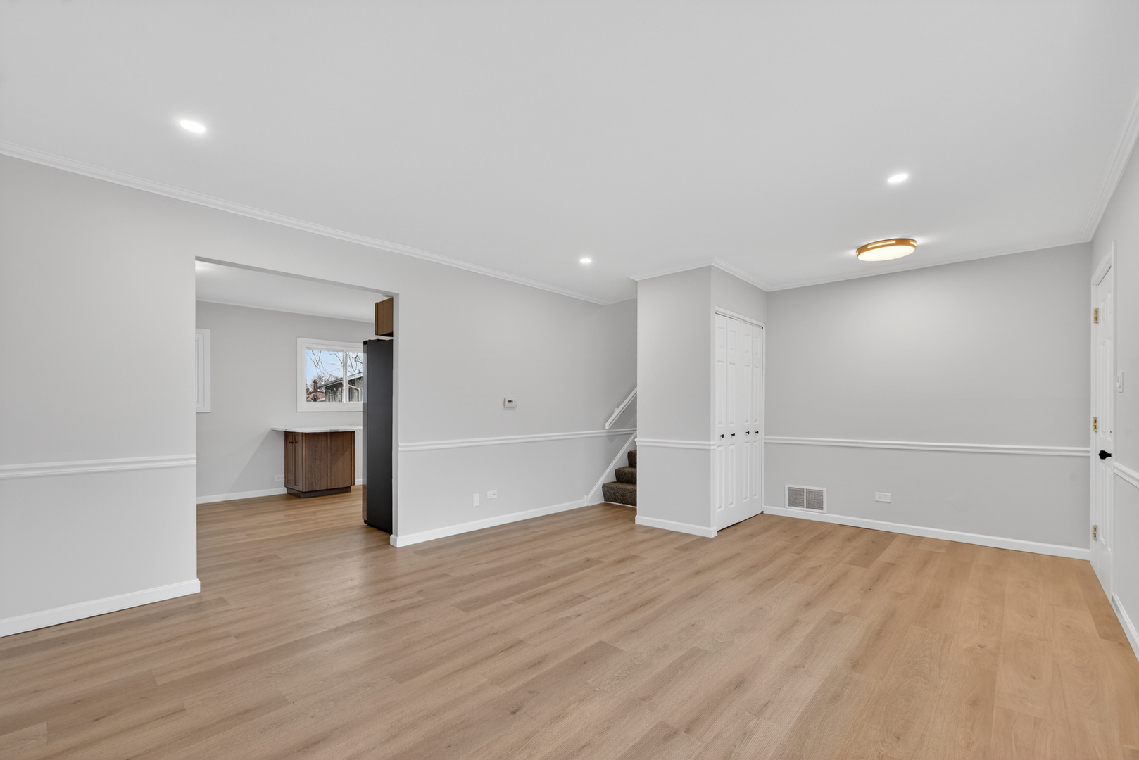 500 Colgate Court, Hoffman Estates, IL 60169