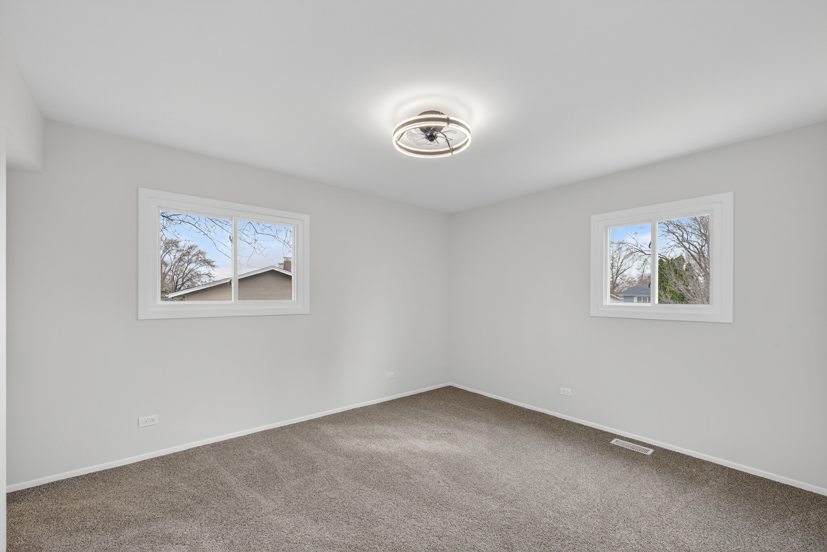 500 Colgate Court, Hoffman Estates, IL 60169