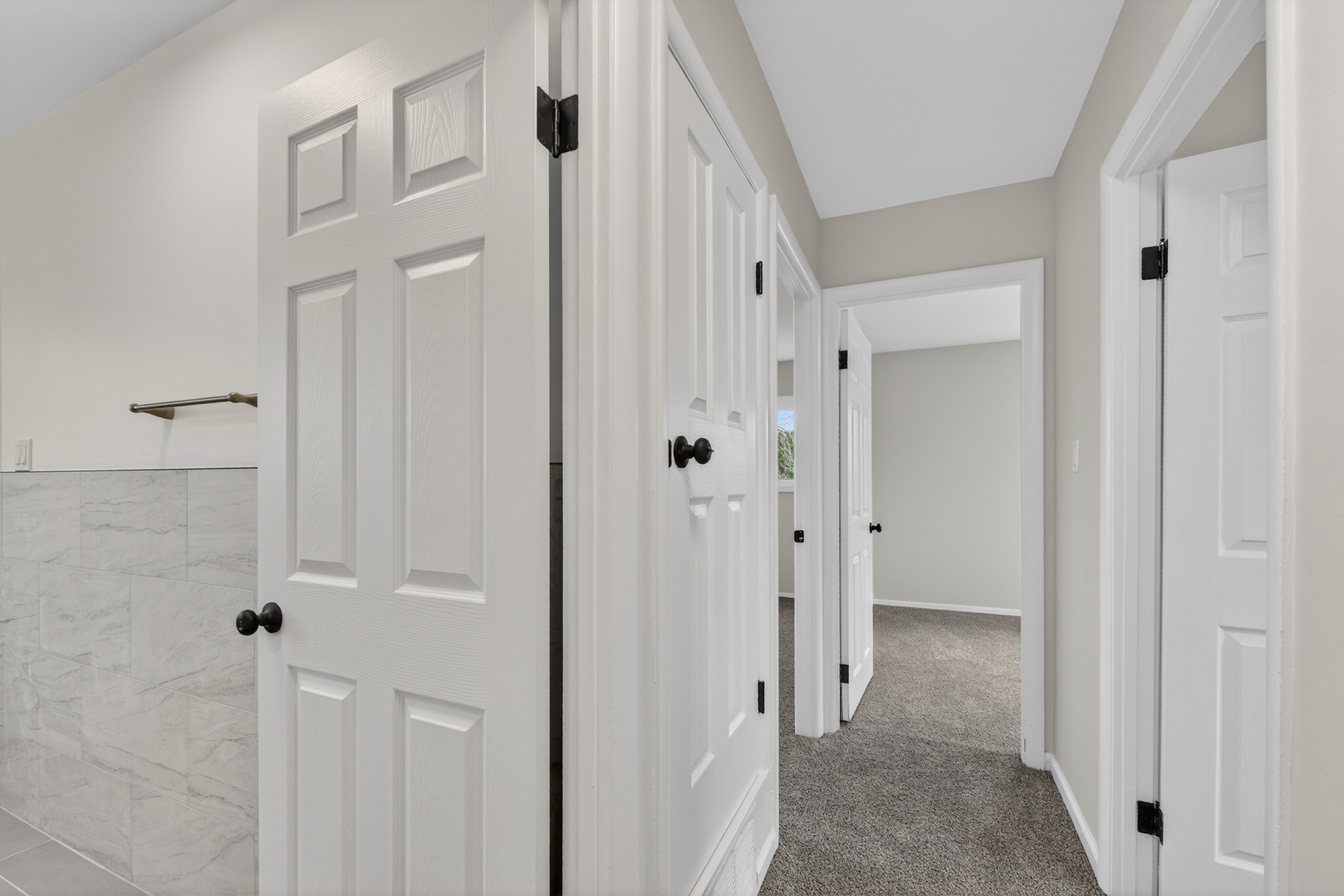 500 Colgate Court, Hoffman Estates, IL 60169