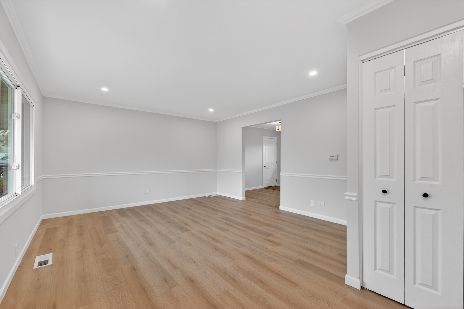 500 Colgate Court, Hoffman Estates, IL 60169