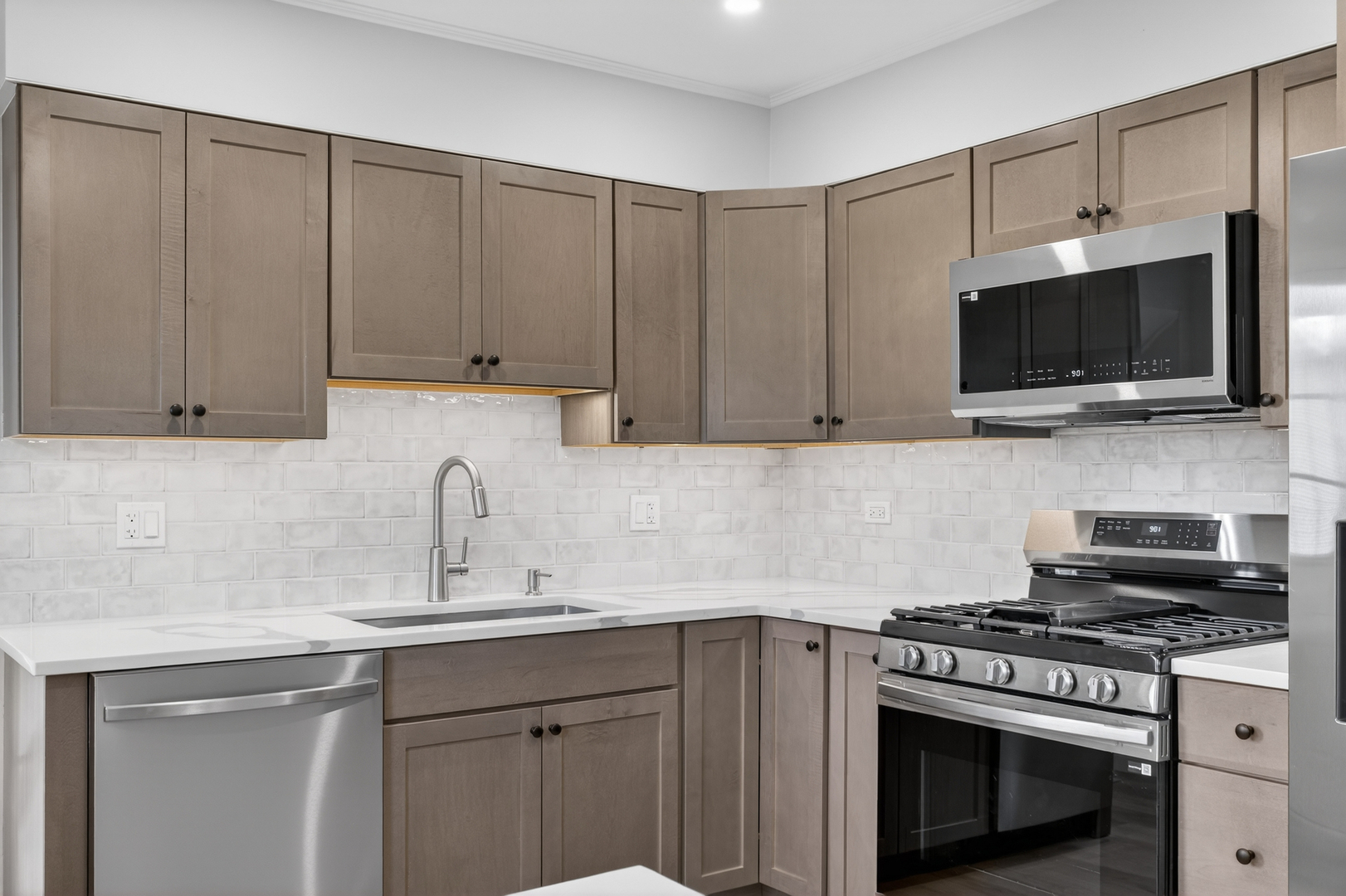 500 Colgate Court, Hoffman Estates, IL 60169