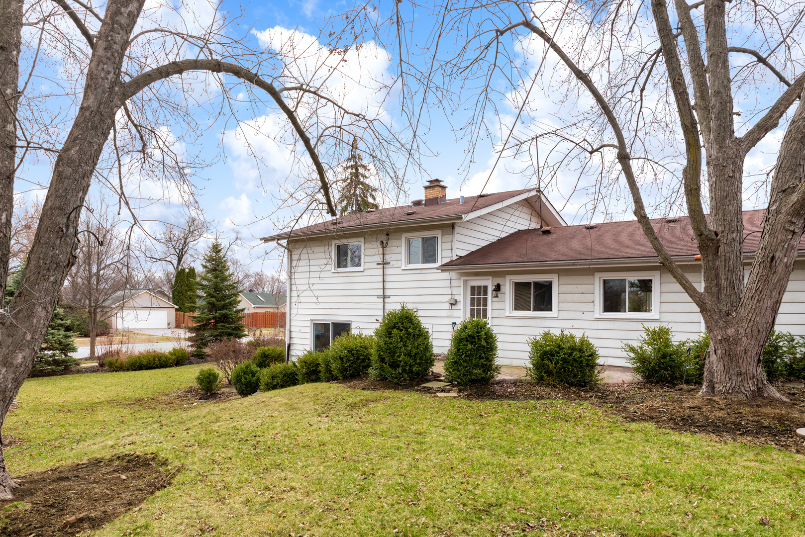 500 Colgate Court, Hoffman Estates, IL 60169