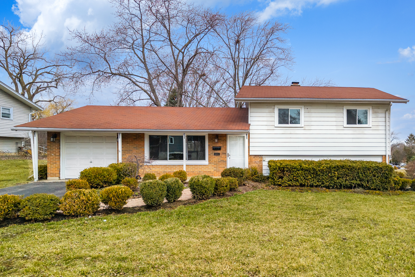 500 Colgate Court, Hoffman Estates, IL 60169