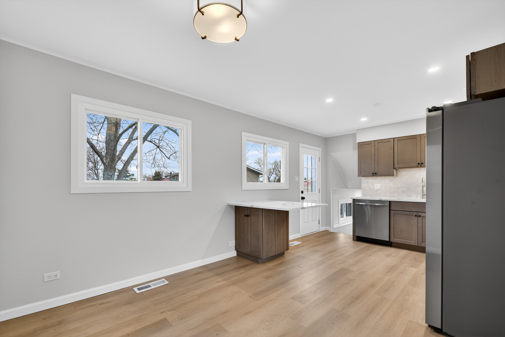 500 Colgate Court, Hoffman Estates, IL 60169