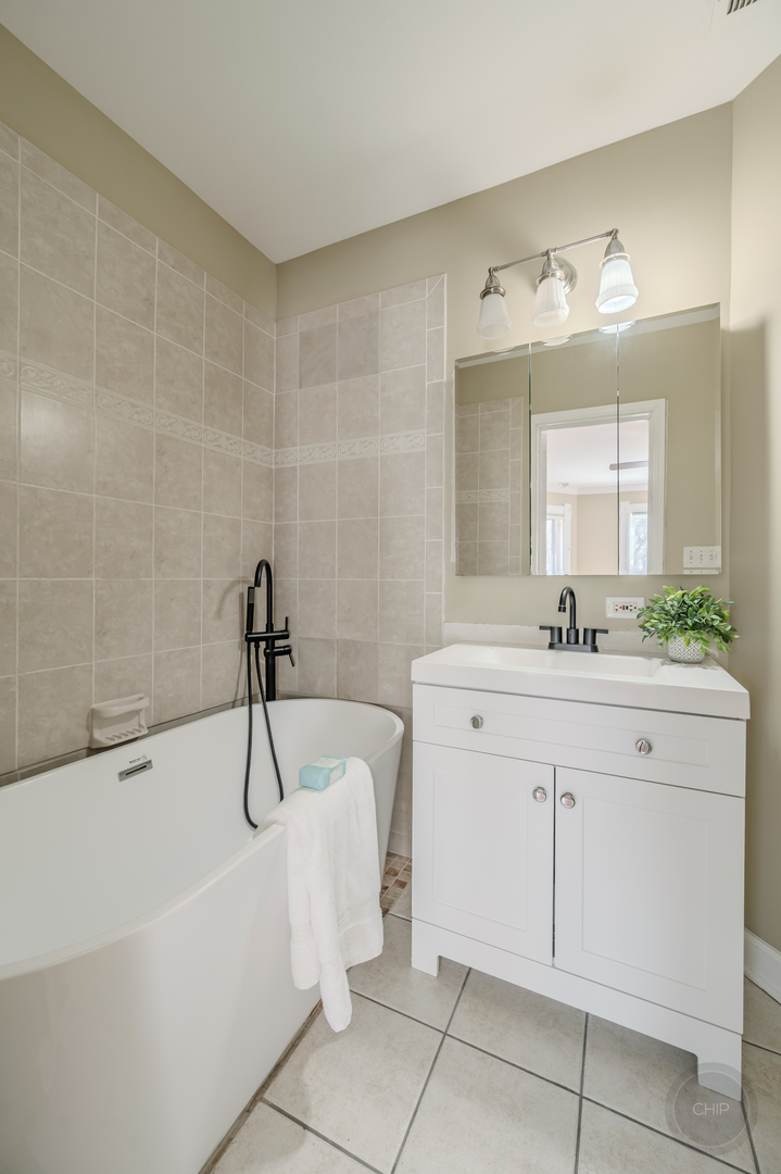 205 N Sleight Street, Naperville, IL 60540