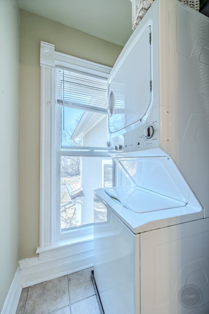 205 N Sleight Street, Naperville, IL 60540