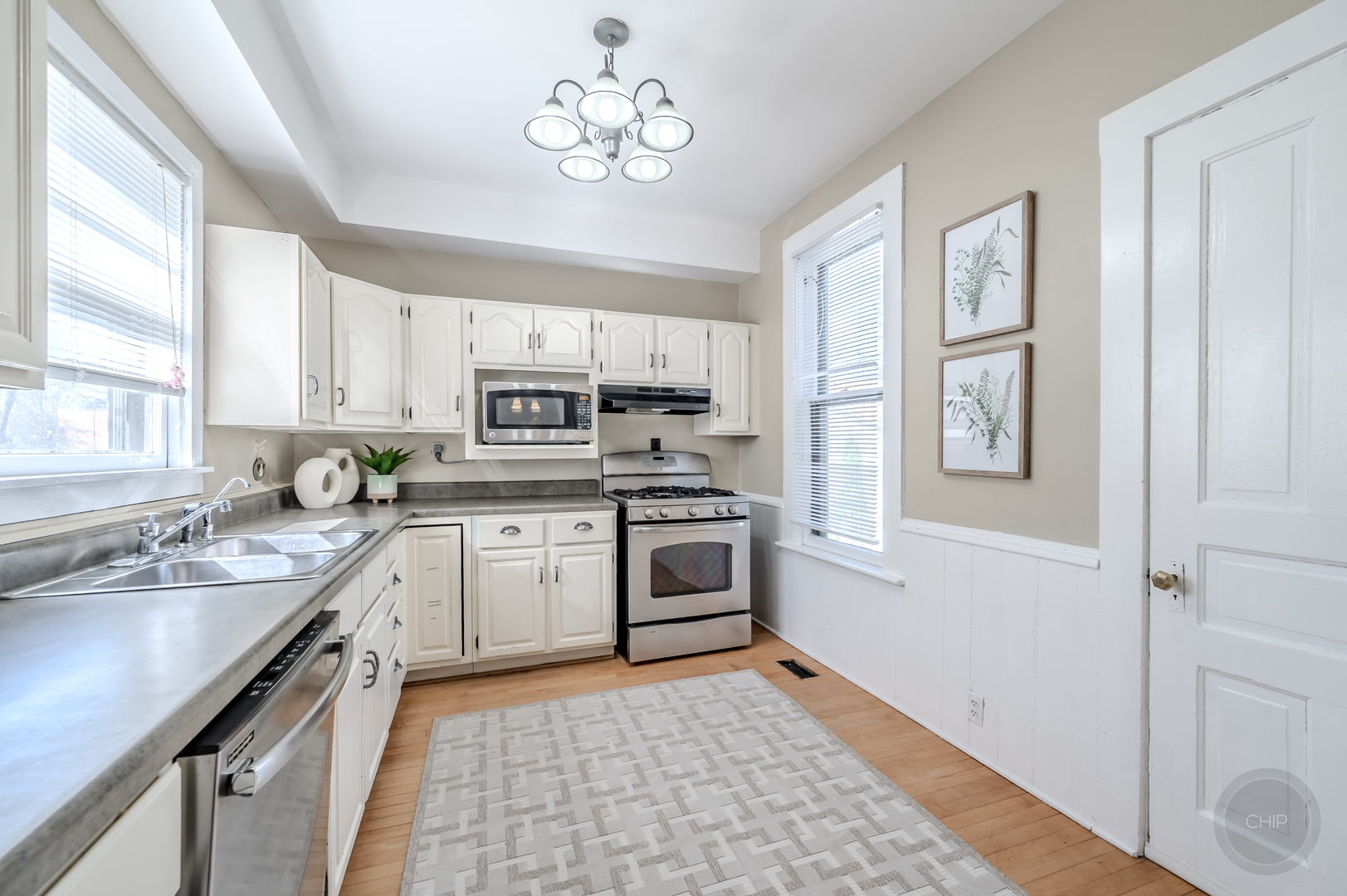 205 N Sleight Street, Naperville, IL 60540