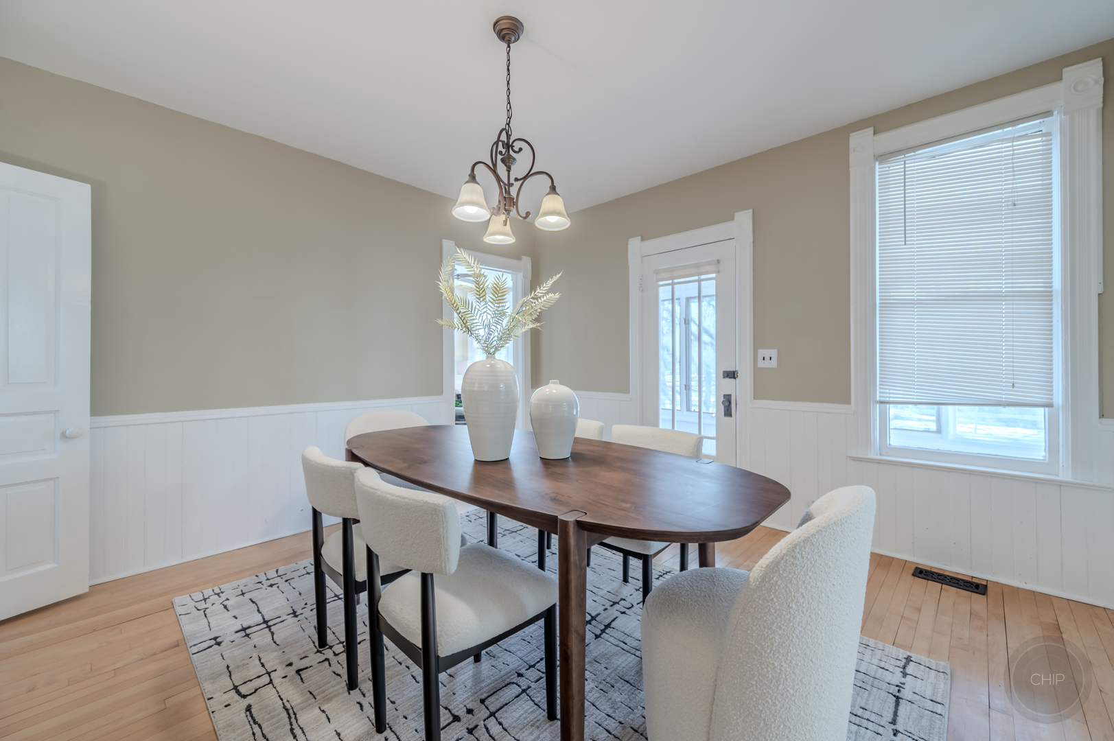 205 N Sleight Street, Naperville, IL 60540