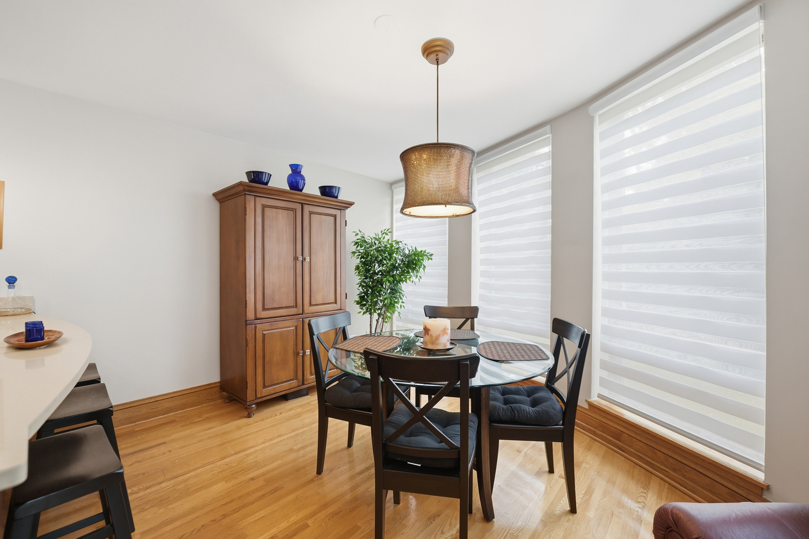 15 Manchester Lane, Elmhurst, IL 60126