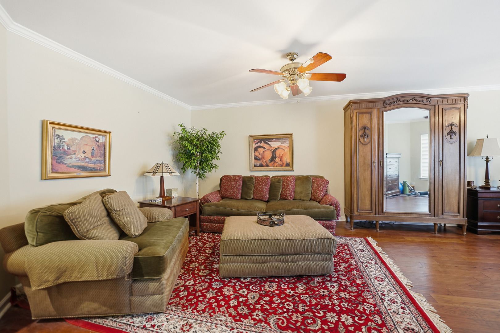 15 Manchester Lane, Elmhurst, IL 60126