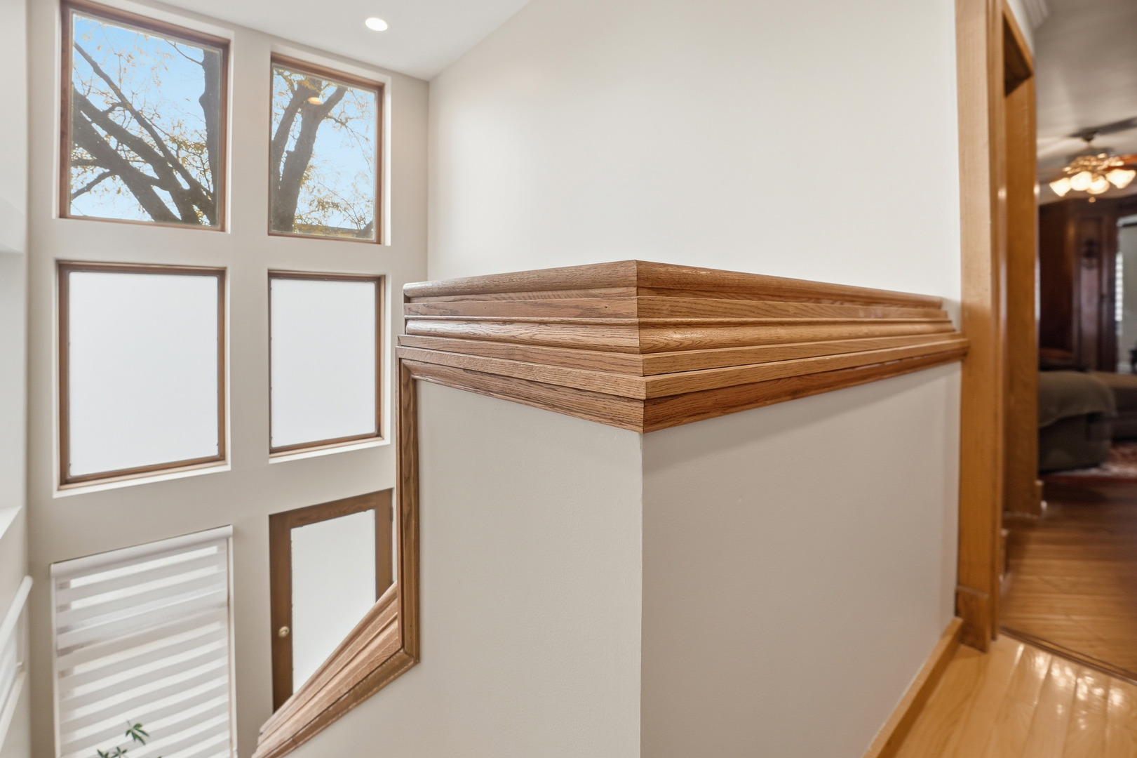 15 Manchester Lane, Elmhurst, IL 60126