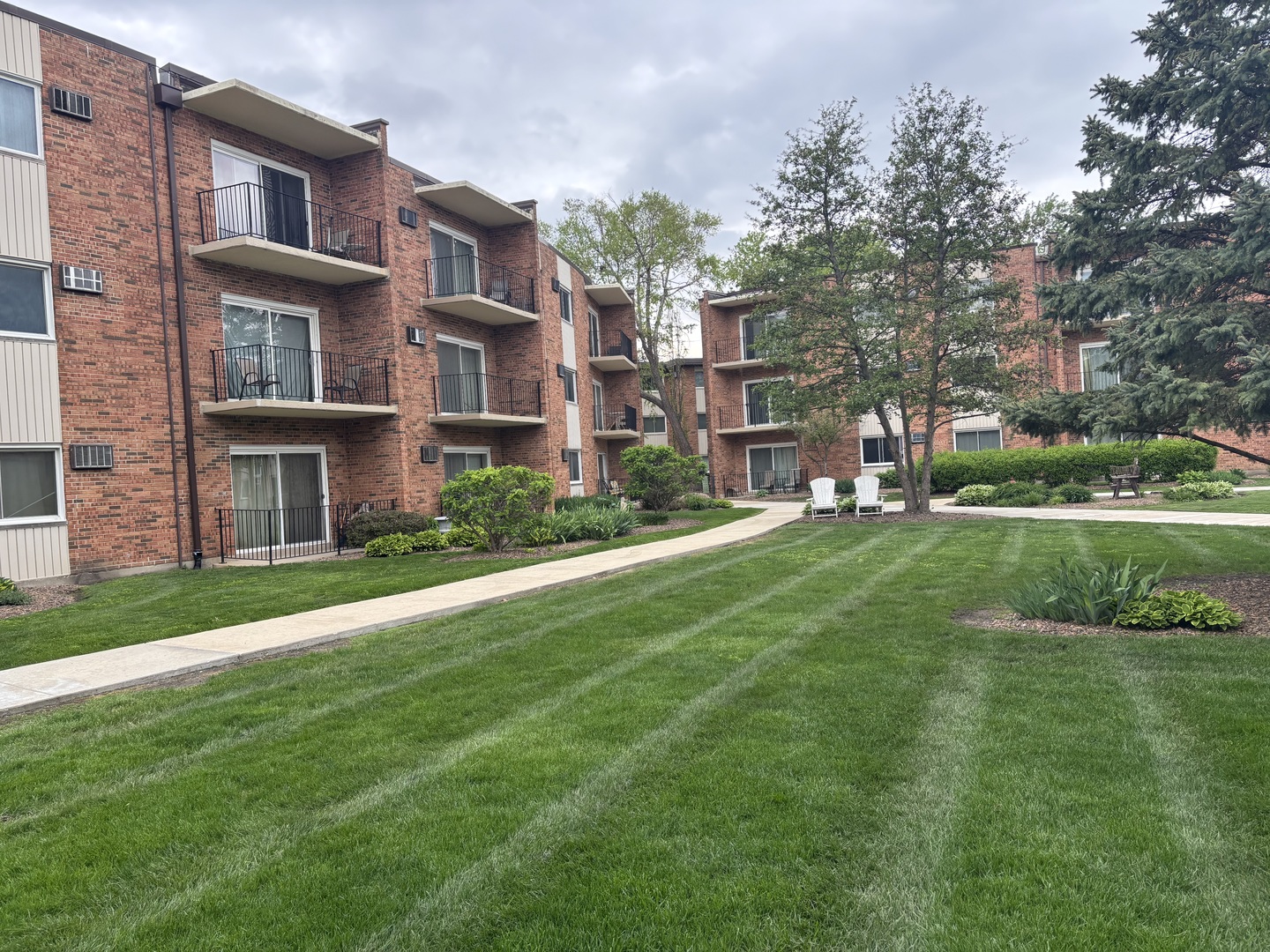 9717 S Keeler Avenue #209, Oak Lawn, IL 60453