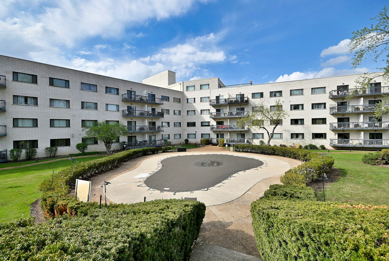 6700 S Brainard Avenue #110, Countryside, IL 60525