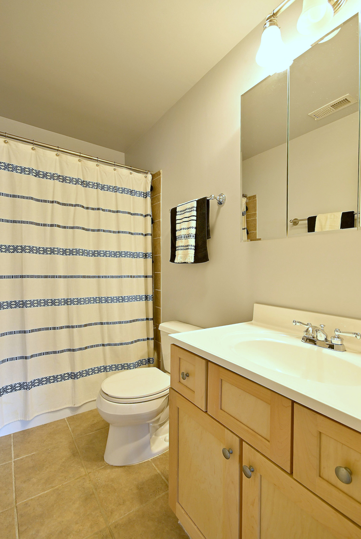 6700 S Brainard Avenue #110, Countryside, IL 60525