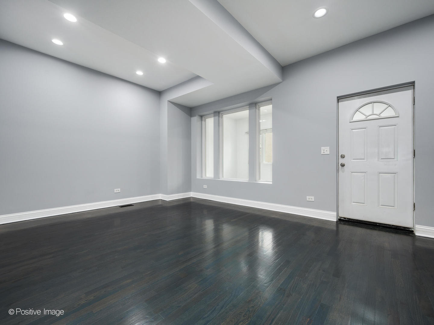 4530 W Maypole Avenue, Chicago, IL 60624