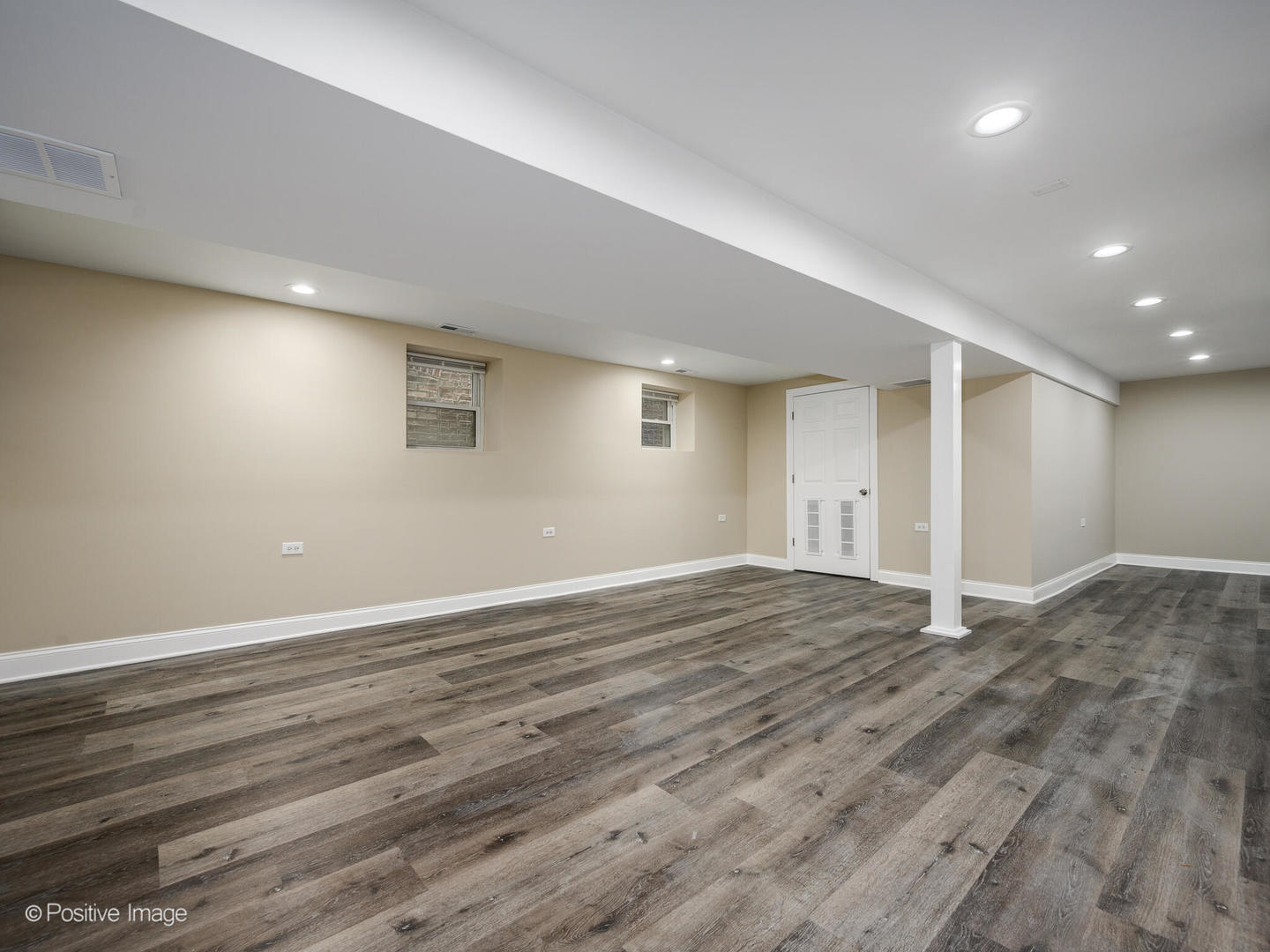 4530 W Maypole Avenue, Chicago, IL 60624