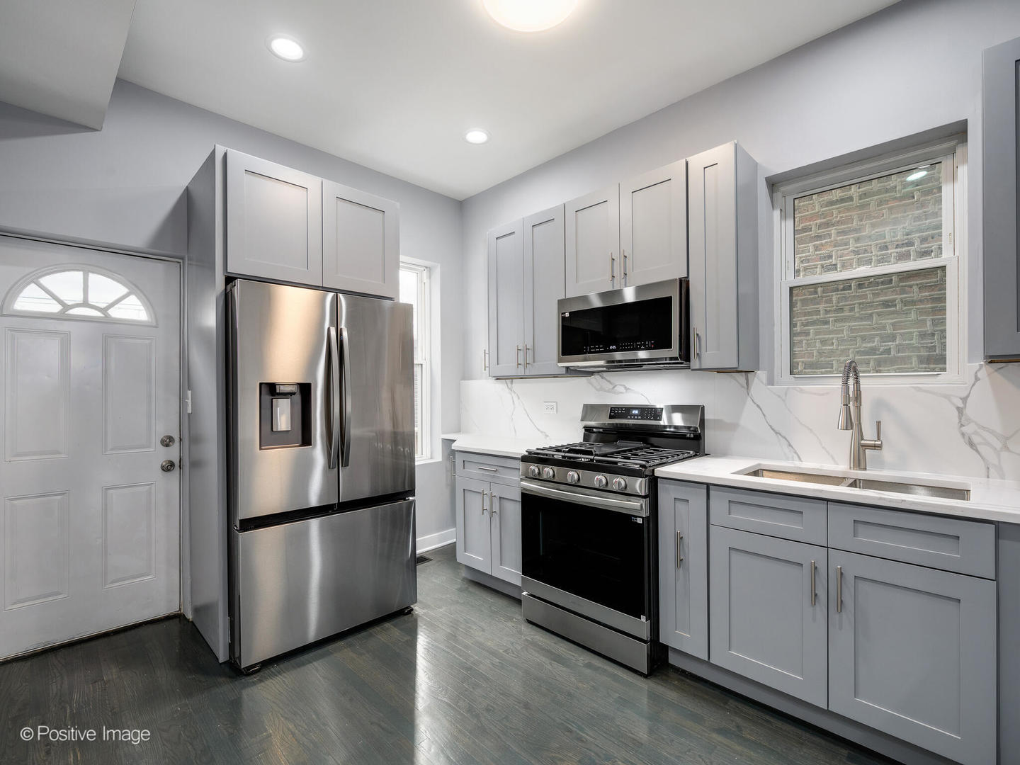 4530 W Maypole Avenue, Chicago, IL 60624