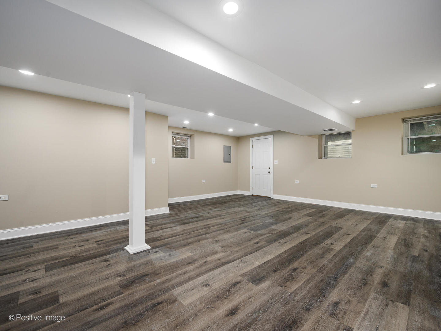 4530 W Maypole Avenue, Chicago, IL 60624