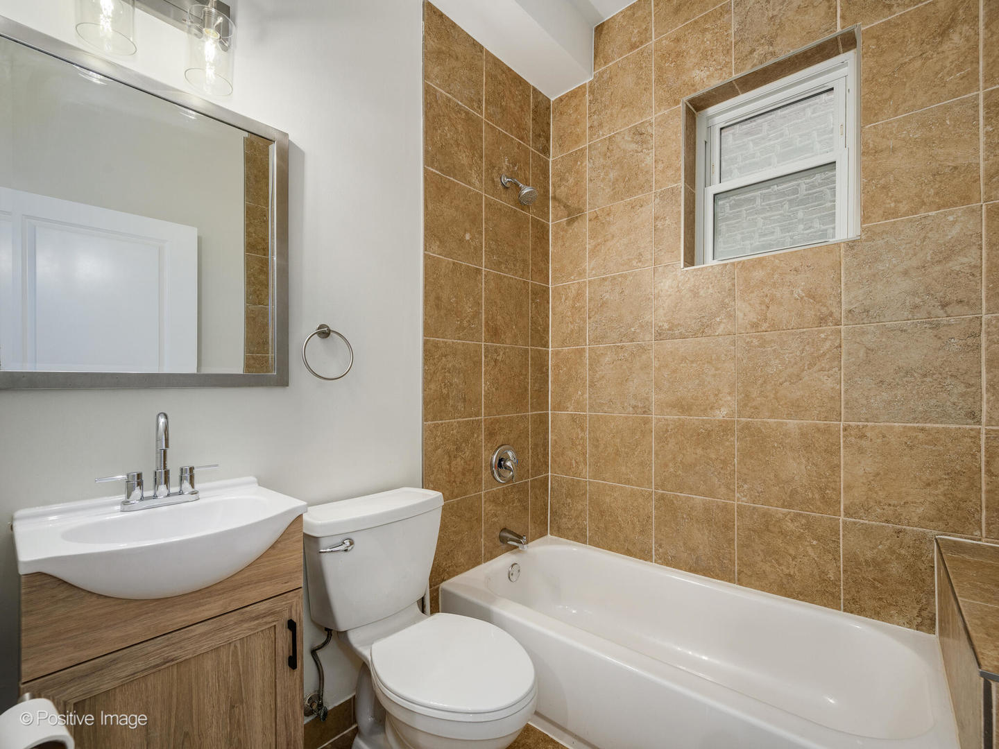 4530 W Maypole Avenue, Chicago, IL 60624