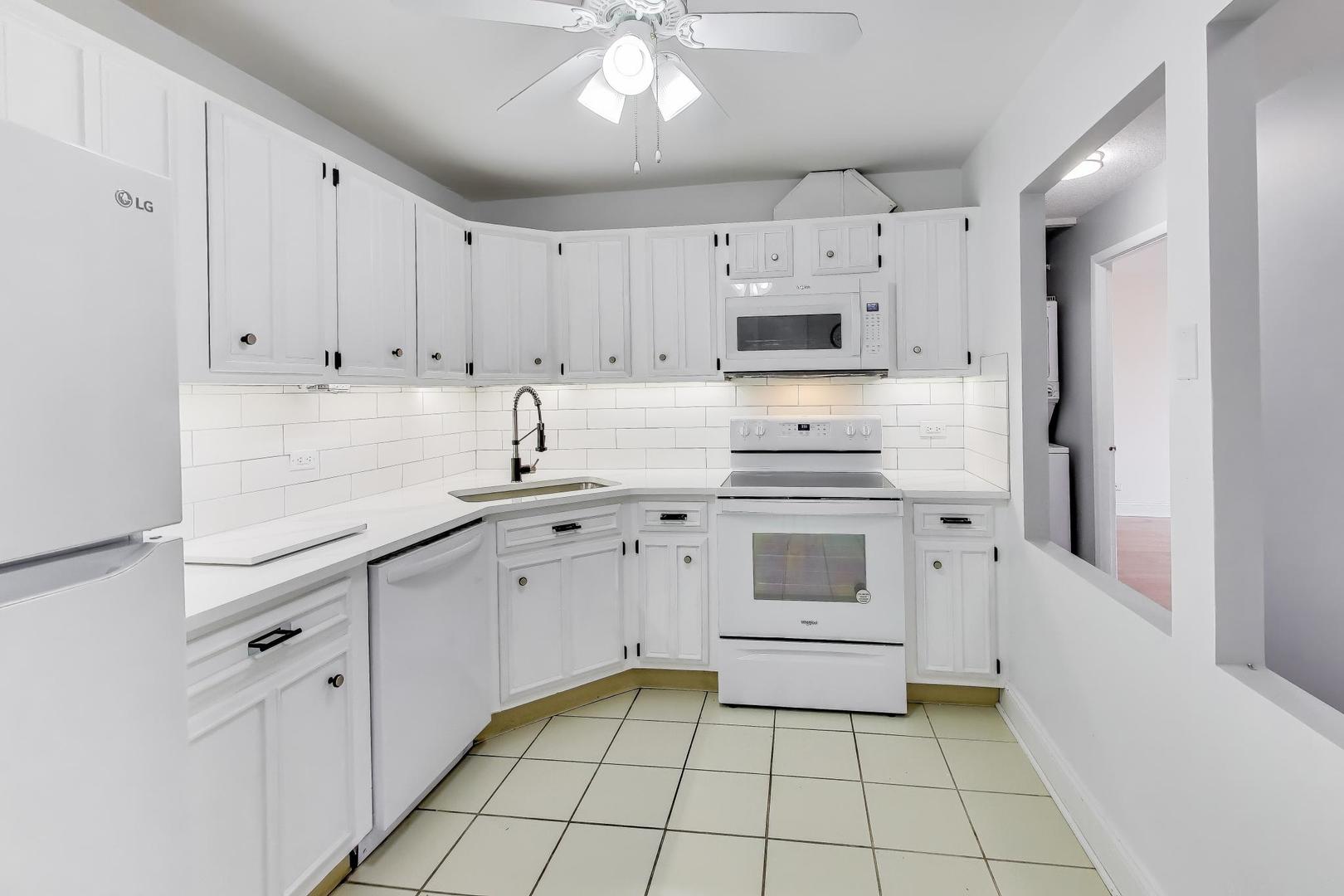 2000 Saint Regis Drive #3G, Lombard, IL 60148