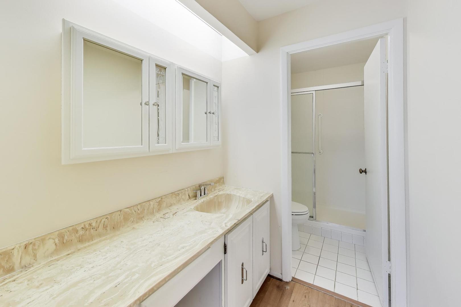 2000 Saint Regis Drive #3G, Lombard, IL 60148