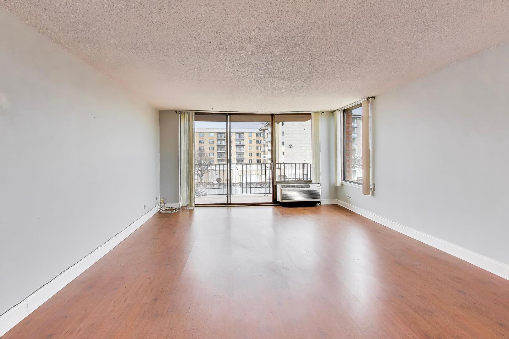 2000 Saint Regis Drive #3G, Lombard, IL 60148