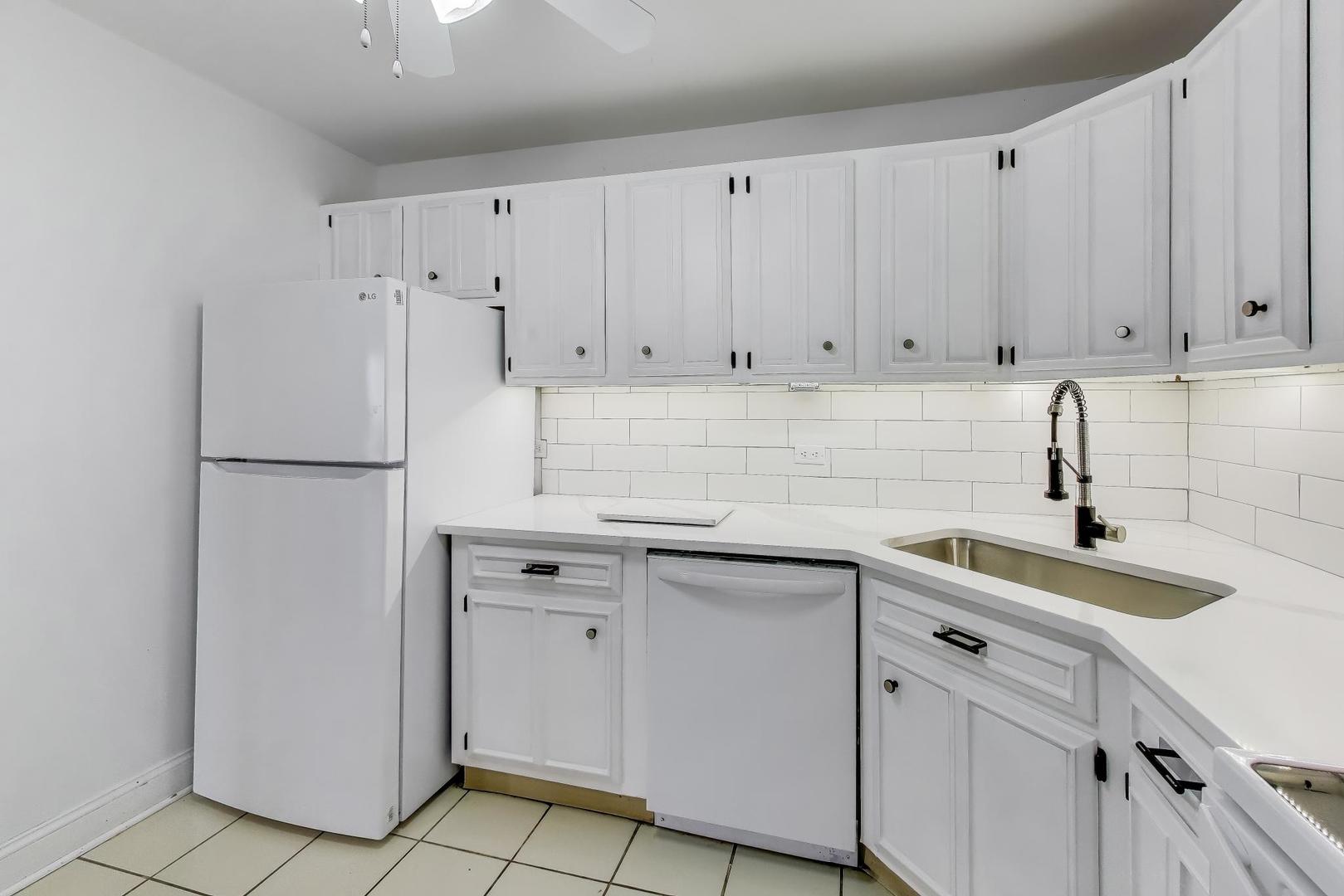 2000 Saint Regis Drive #3G, Lombard, IL 60148