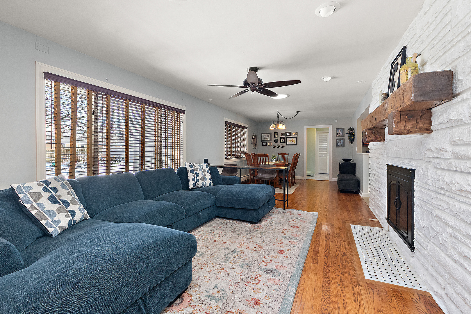 115 Center Road, Frankfort, IL 60423