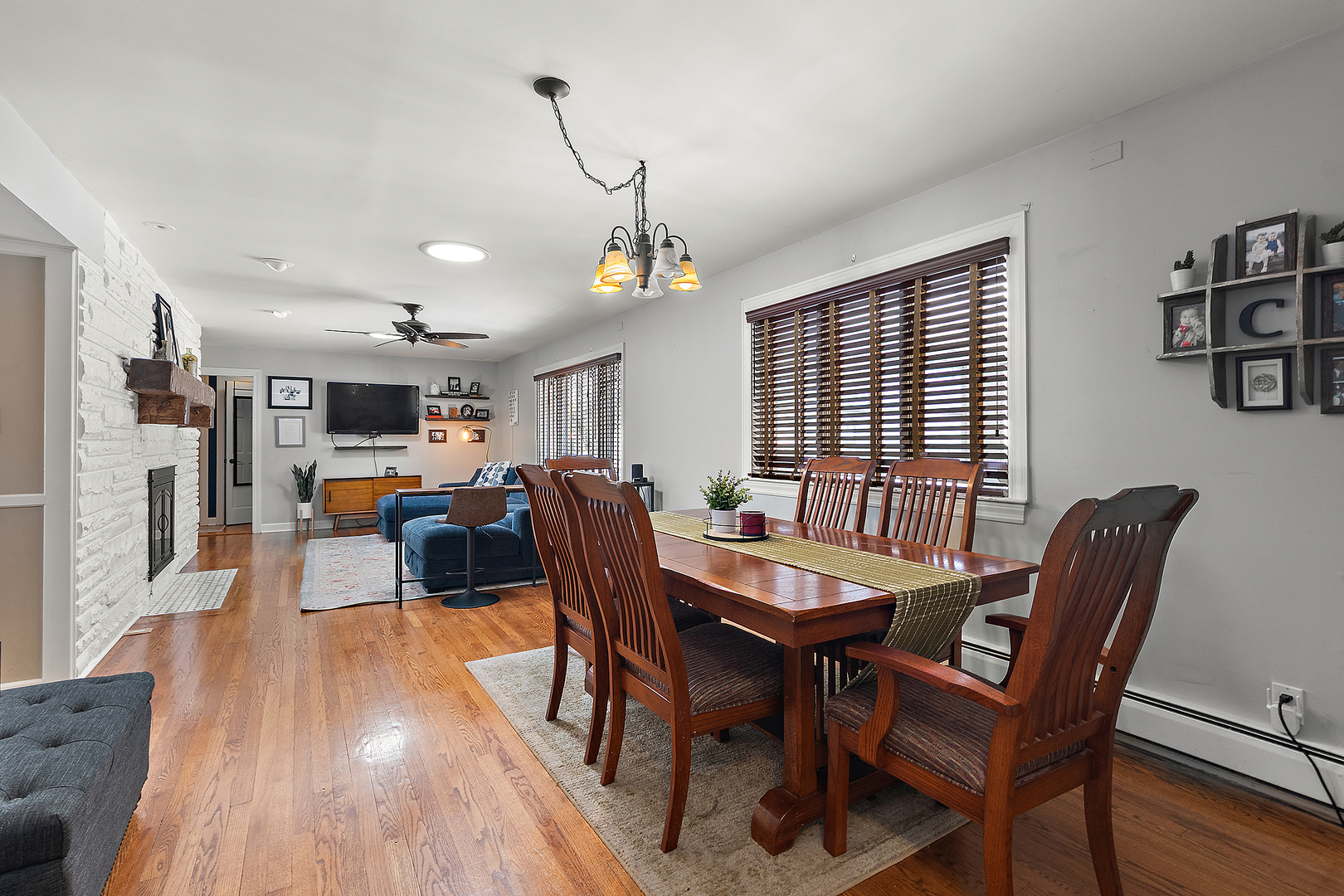 115 Center Road, Frankfort, IL 60423