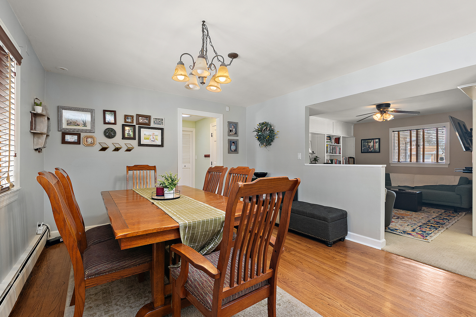 115 Center Road, Frankfort, IL 60423