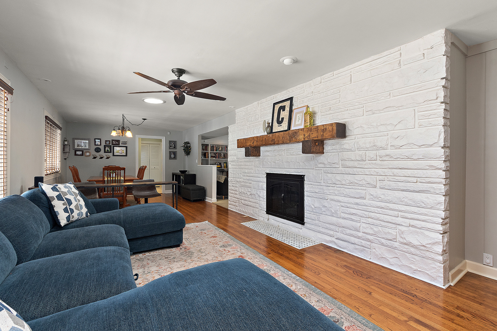 115 Center Road, Frankfort, IL 60423