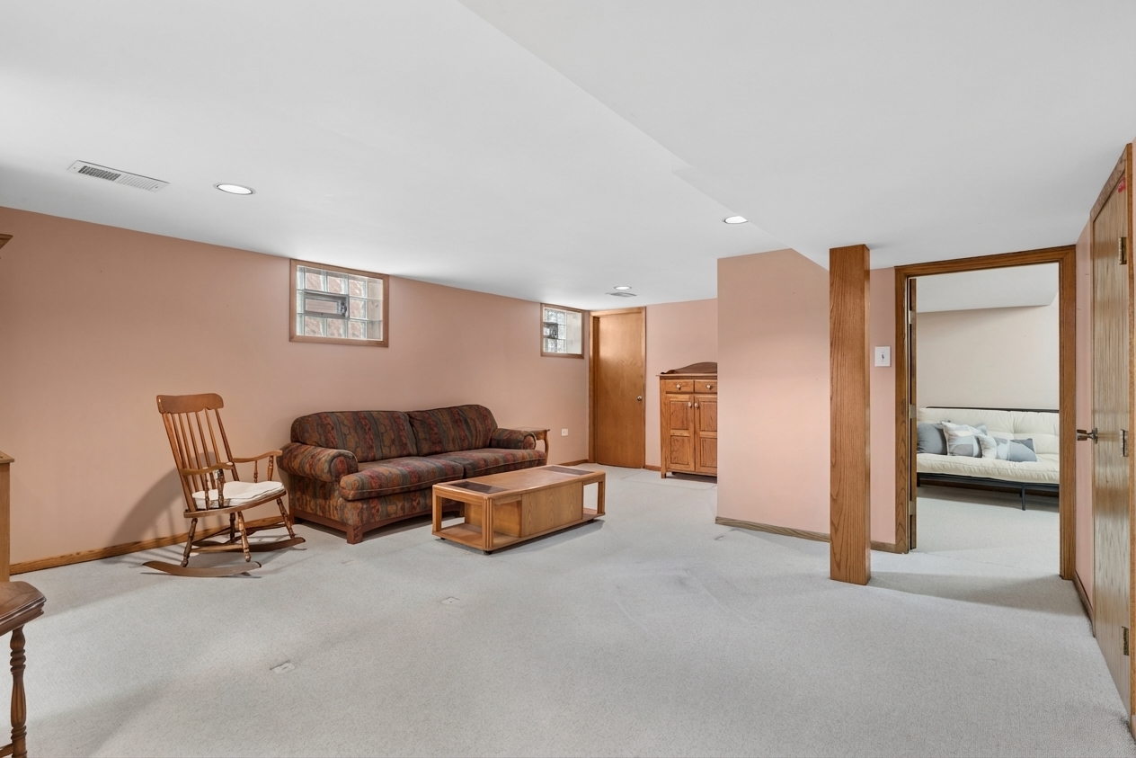 6311 N Tripp Avenue, Chicago, IL 60646