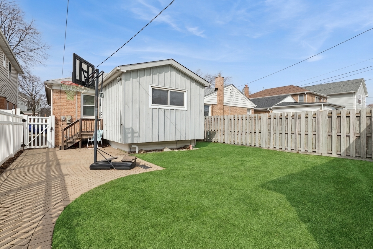 6311 N Tripp Avenue, Chicago, IL 60646