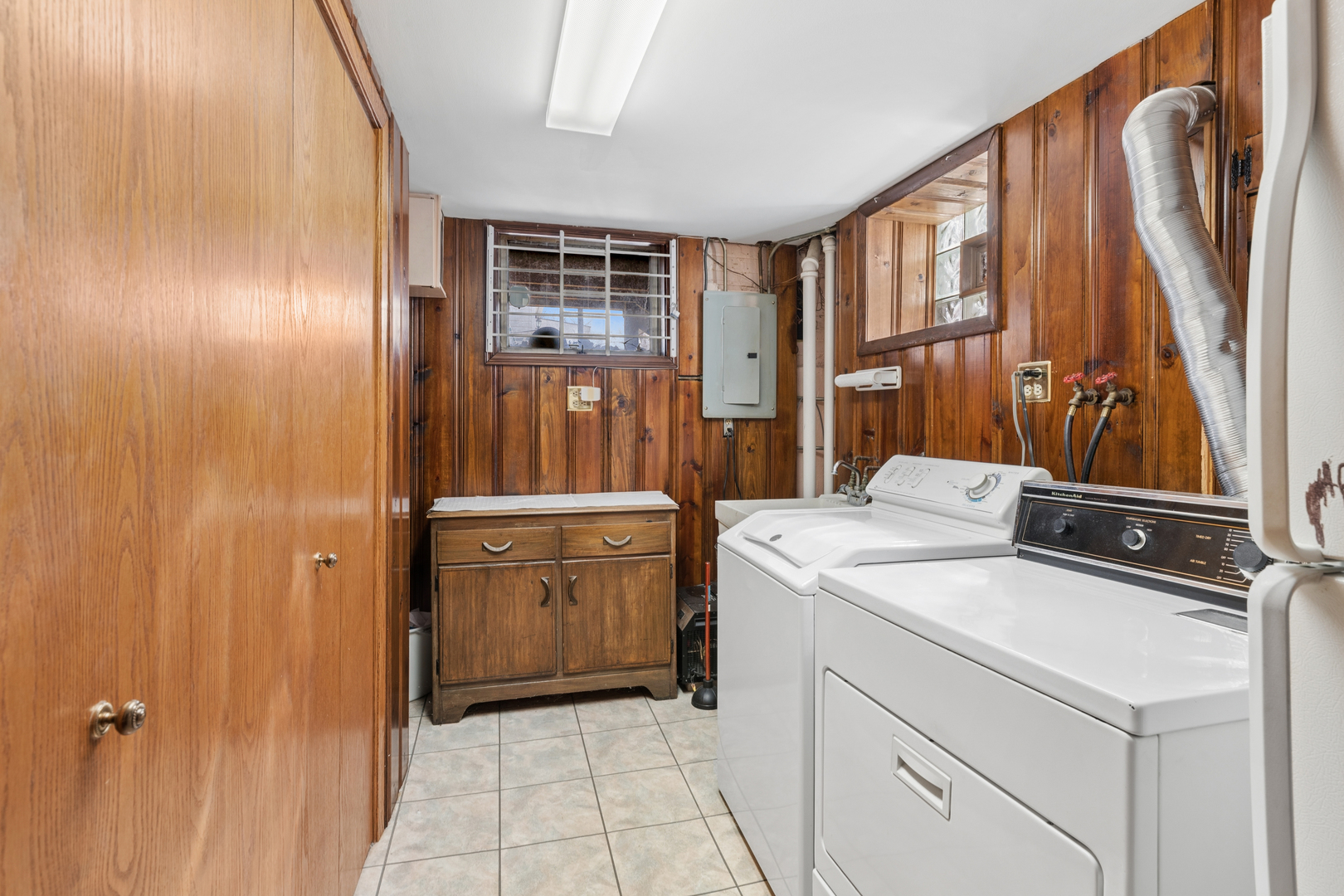 6311 N Tripp Avenue, Chicago, IL 60646