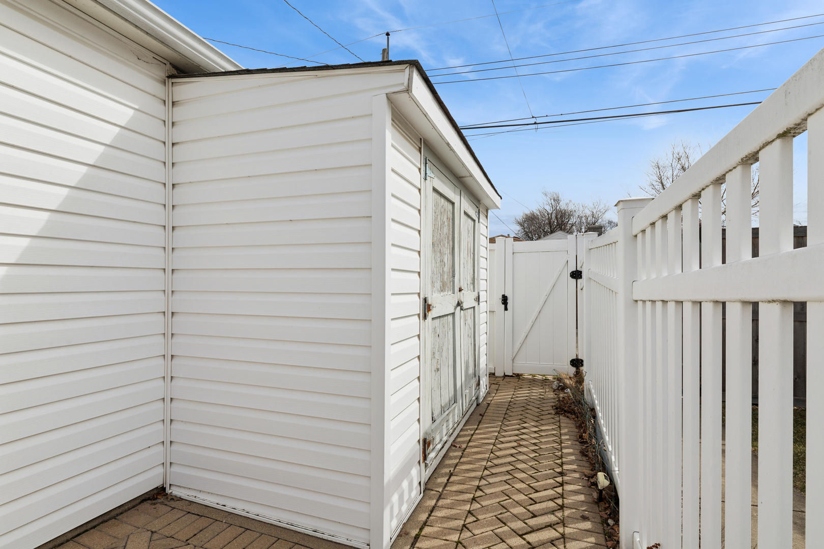 6311 N Tripp Avenue, Chicago, IL 60646