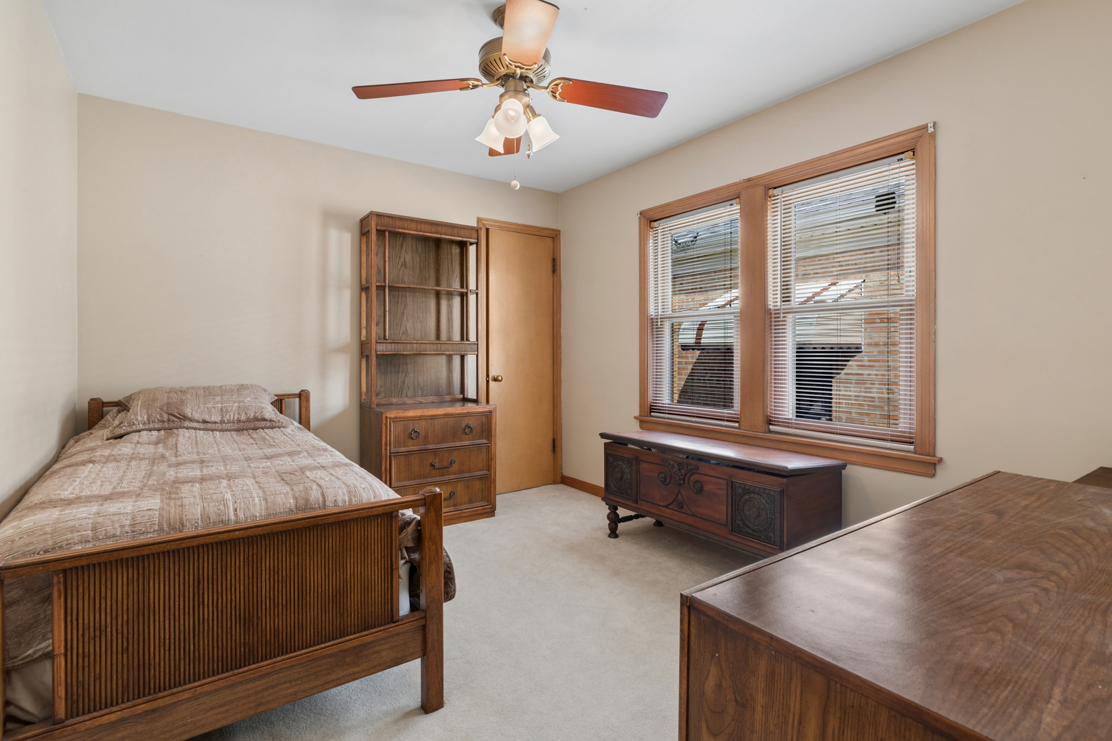 6311 N Tripp Avenue, Chicago, IL 60646