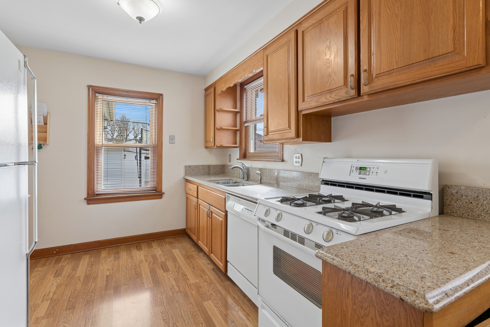 6311 N Tripp Avenue, Chicago, IL 60646