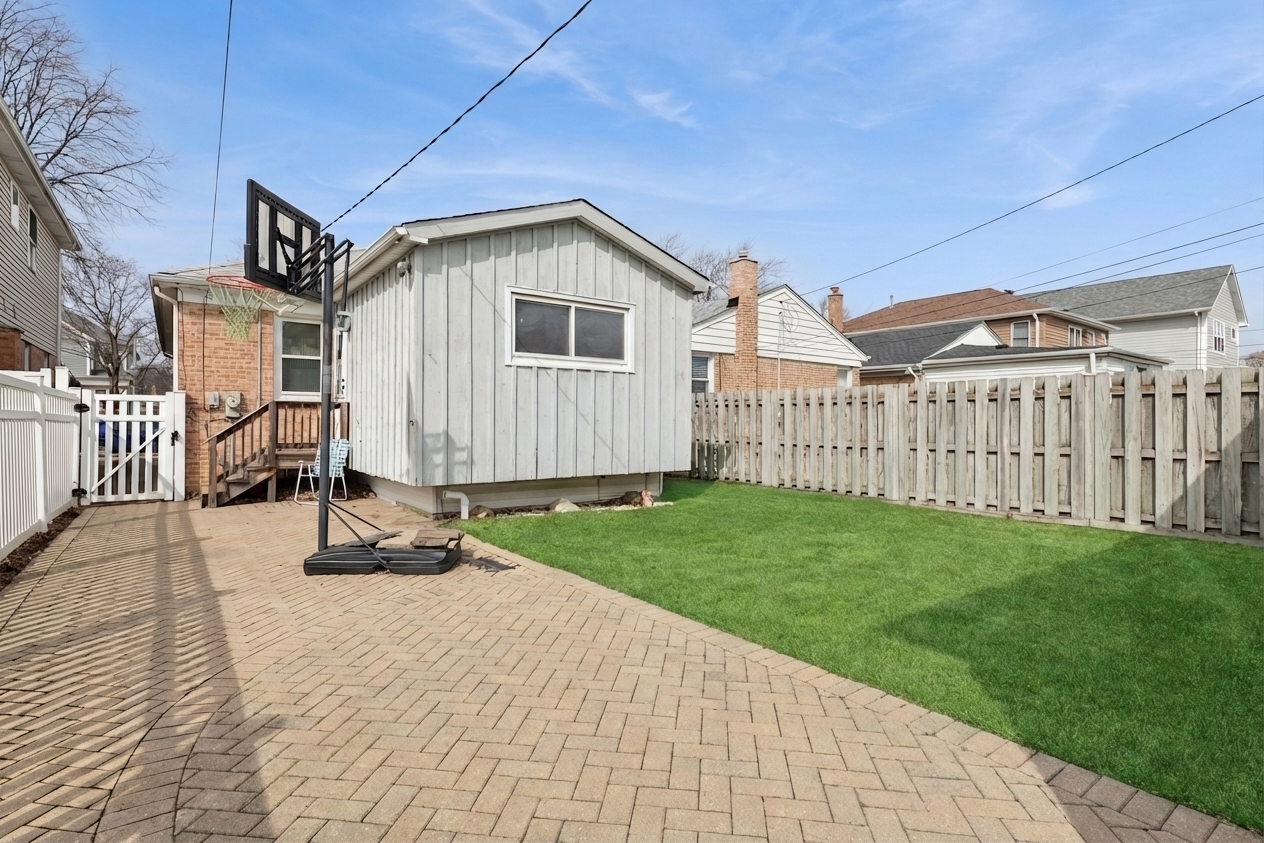 6311 N Tripp Avenue, Chicago, IL 60646