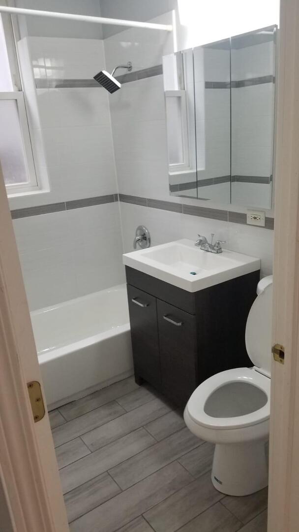 840 N Damen Avenue, Chicago, IL 60622