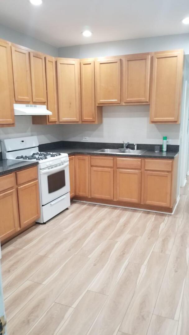 840 N Damen Avenue, Chicago, IL 60622