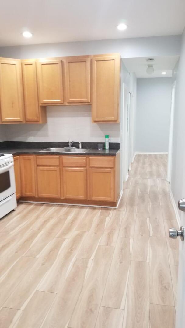 840 N Damen Avenue, Chicago, IL 60622