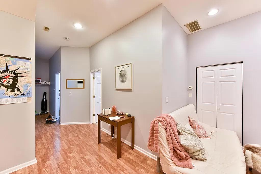 840 N Damen Avenue, Chicago, IL 60622