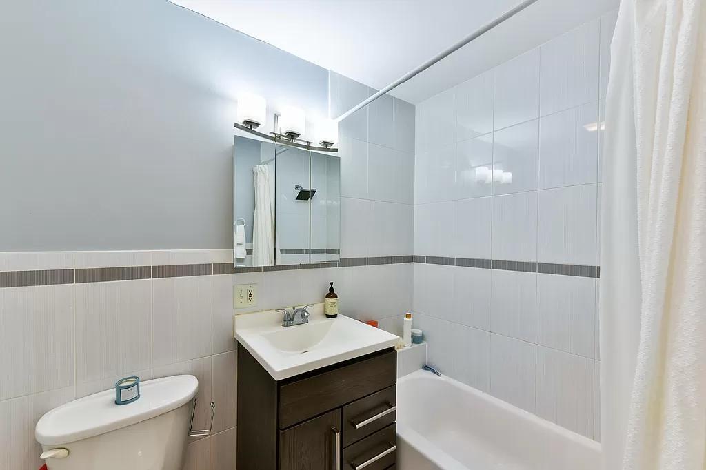 840 N Damen Avenue, Chicago, IL 60622