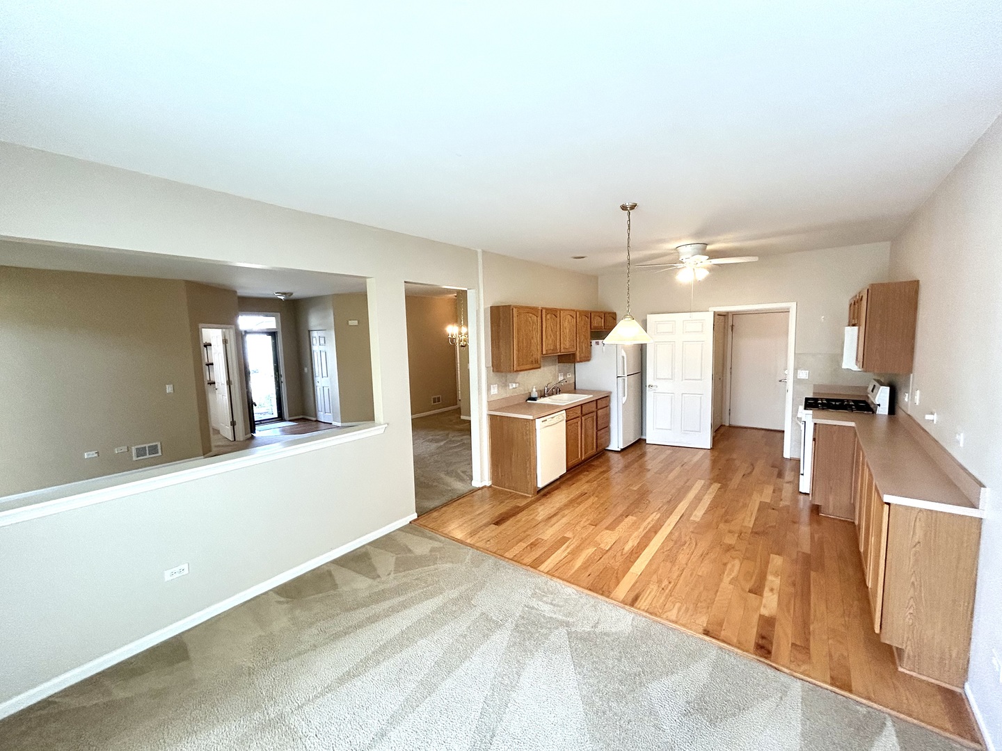 21531 Wolf Lake Way, Crest Hill, IL 60403