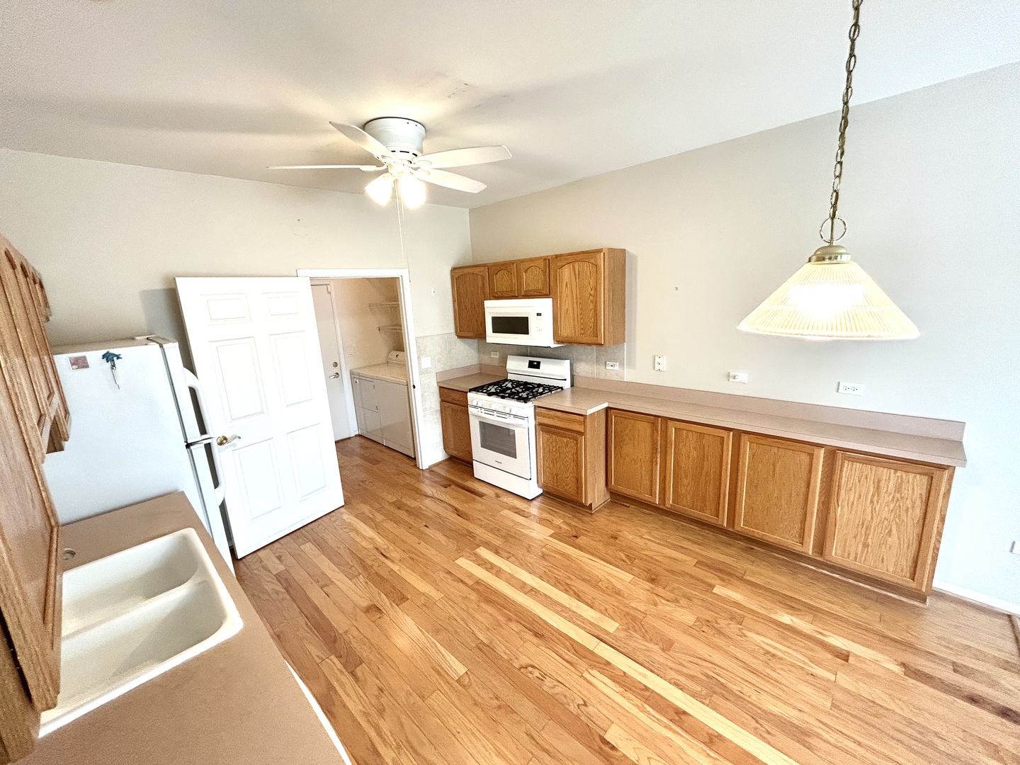 21531 Wolf Lake Way, Crest Hill, IL 60403