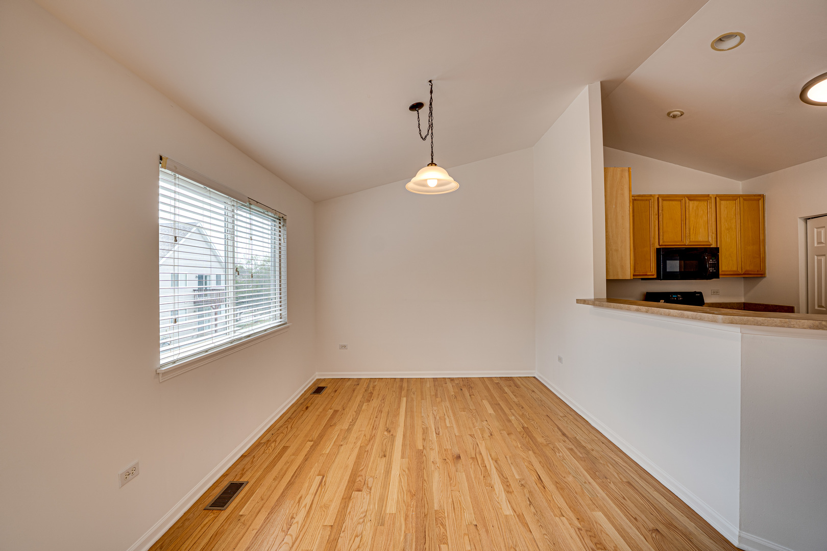 2963 SAGANASHKEE Lane #2963, Naperville, IL 60564