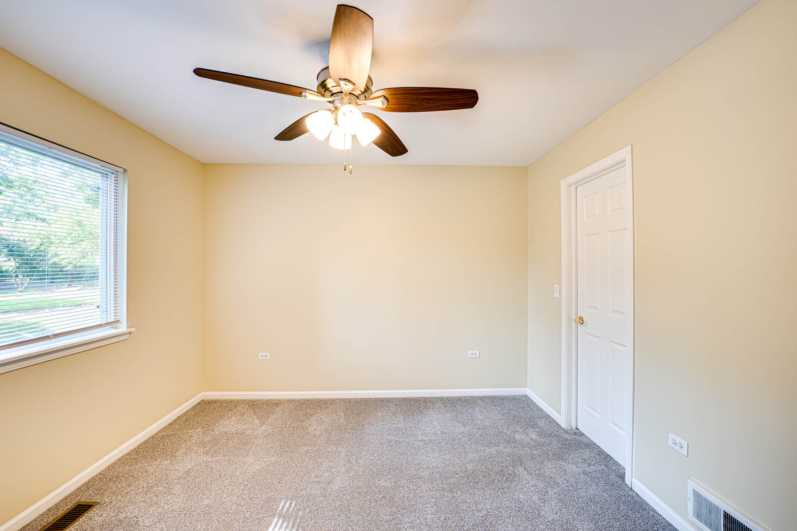 3147 Saganashkee Lane, Naperville, IL 60564