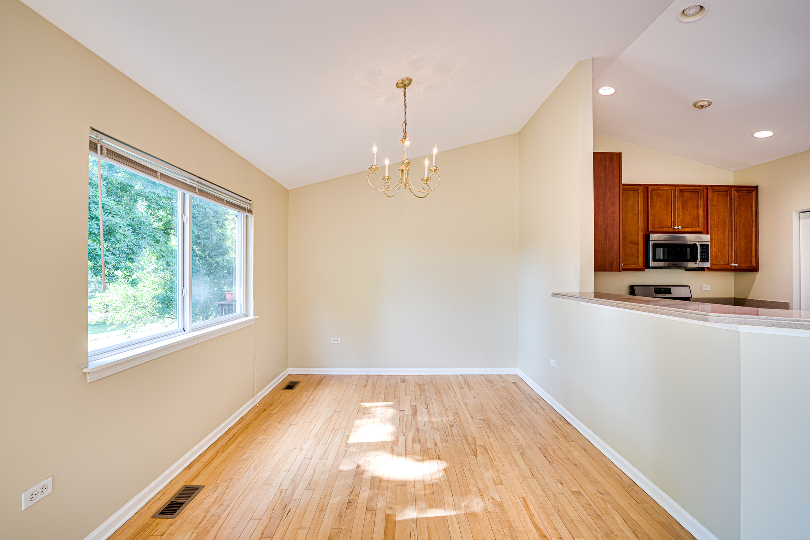 3147 Saganashkee Lane, Naperville, IL 60564