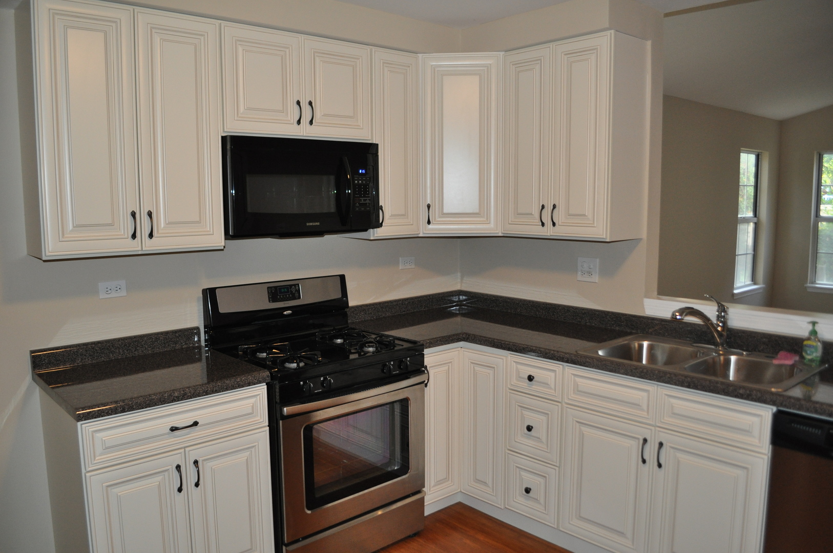 15 Whispering Drive, Streamwood, IL 60107