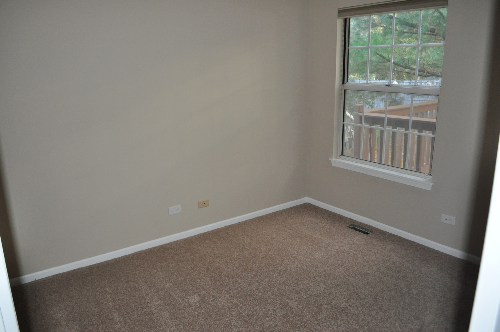 15 Whispering Drive, Streamwood, IL 60107